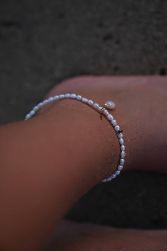 Mini pearl anklet